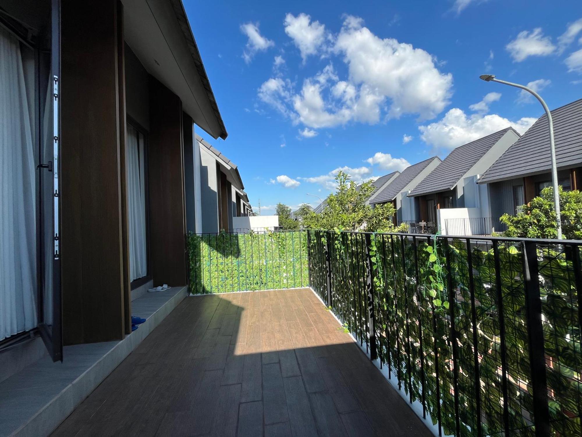 2 Floor Cozy House In Wisteria Jakarta Garden City Exterior photo
